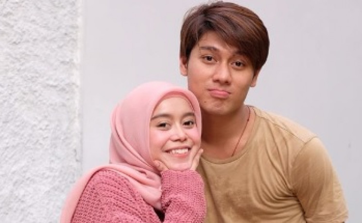 Lesti Kejora dan Rizky Billar Sampaikan Langsung ke Karyawan Leslar Entertainment Bubar
