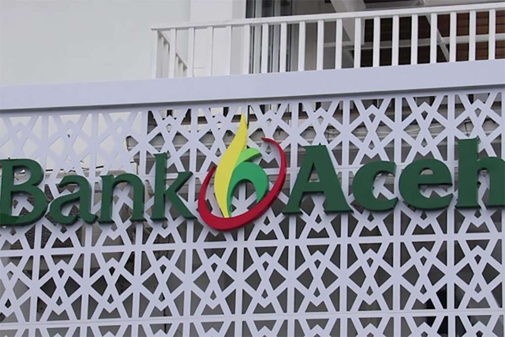 Logo Bank Aceh Syariah yang terpampang di depan Kantor Pusat PT. Bank Aceh Syariah yang beralamat di Jl. Mr. Mohd. Hasan No. 89 Batoh, Lamcot, Kec. Darul Imarah, Kota Banda Aceh, Provinsi Aceh - 23245. FOTO/Antara