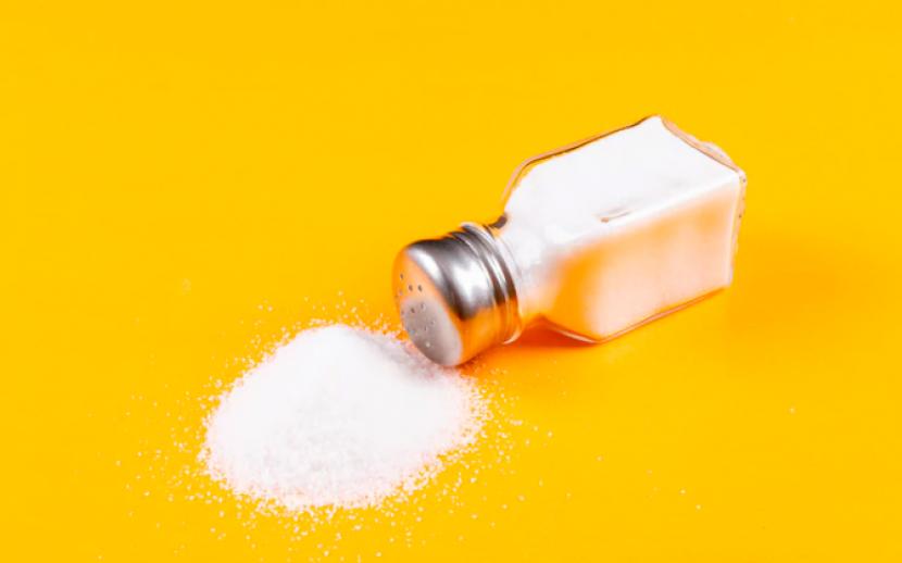 Penelitian ungkap makanan tinggi garam tingkatkan hormon stres hingga 75 persen.