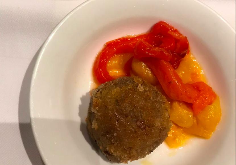 Menu Italia berbahan daging domba bernama polpette yang dimasak oleh celebrity chef Max Mariola di acara demo masak di Jakarta Restaurant, The Dharmangsa, Jakarta, Kamis (17/11/2022).