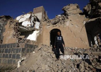 Reruntuhan sisa perang di Kota Sana