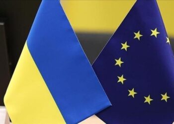 Presiden Ukraina Volodymyr Zelenskyy pada Ahad (6/11/2022) berbincang via telepon dengan Presiden Komisi Eropa Ursula von der Leyen guna membahas bantuan keuangan untuk Ukraina, serta kesepakatan gandum dan memperkuat sanksi terhadap Iran.