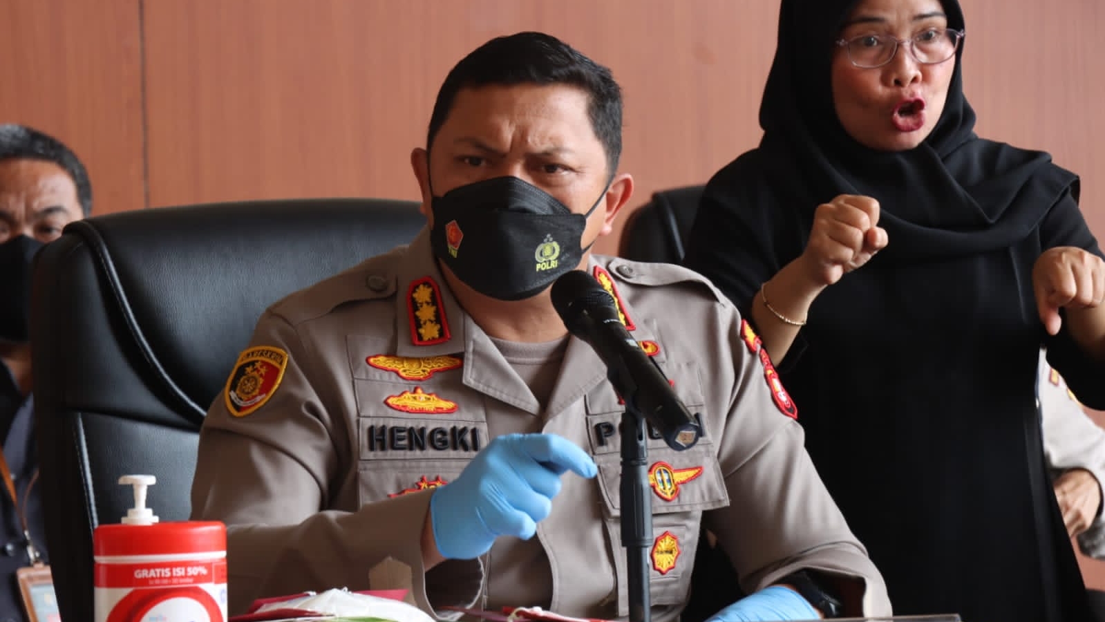 Polisi Temukan 2 HP di Rumah Sekeluarga Kalideres: Banyak Pesan Emosi Negatif