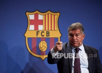 Presiden FC Barcelona Joan Laporta. Laporta akan memberikan penghormatan kepada Gerard Pique, yang baru saja mengumumkan pensiun sebagai pesepak bola.