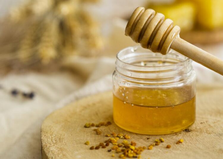Madu (Ilustrasi). Khasiat madu untuk kesehatan telah dibuktikan oleh banyak penelitian.