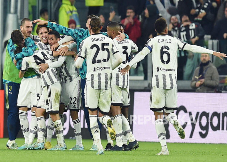 Para pemain Juventus bersuka cita.