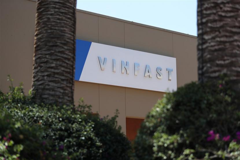 Ruang pamer Vinfast baru di Commerce, California, AS, 14 Juli 2022. VinFast, pembuat mobil listrik Vietnam, memulai debutnya di AS pada Kamis dengan pembukaan enam ruang pamer di California Selatan.