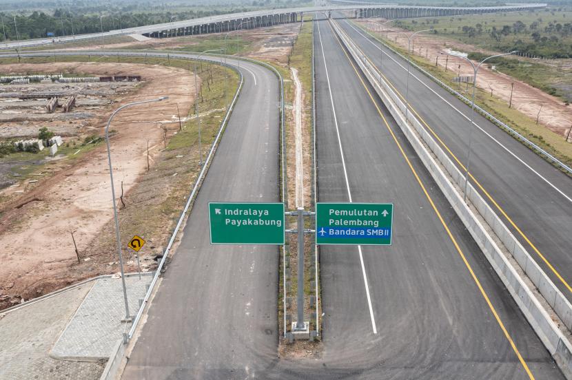 Foto udara pembangunan proyek jalan tol Trans Sumatera (JTTS). ilustrasi