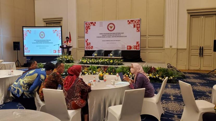 Badan Pembinaan Ideologi Pancasila (BPIP) melalui Deputi Bidang Hukum, Advokasi, dan Pengawasan Regulasi menyelenggarakan Diskusi Publik Penyusunan Arah Kebijakan Internalisasi dan Institusionalisasi Pancasila di Bidang Hukum, Advokasi, dan Pengawsan Regulasi di Jakarta, Jum