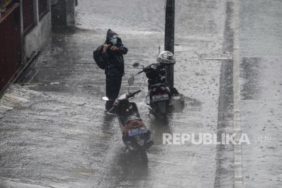 Jangan Lupa Bawa Payung, Ini Prakiraan Cuaca DKI Jakarta