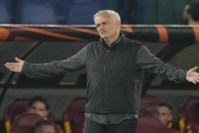 Dianggap Sering Diving, Striker Napoli Ini Diingatkan Mourinho