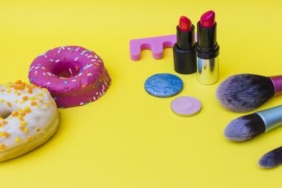 Penelitian Temukan Bahan Beracun di Mainan Make Up Anak-Anak