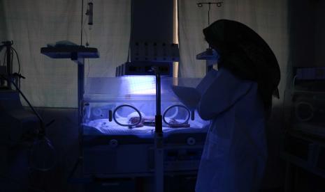 Bangsal RS Afghanistan Dipenuhi Anak-anak yang Menderita Pneumonia