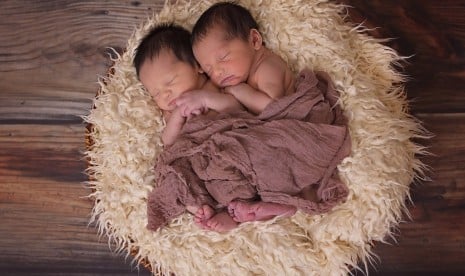 Meski Kembar Identik, Anak Bisa Punya Sifat Berbeda, Salah Satunya Disebabkan oleh Ini