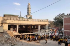 Pelaku Pengeboman Masjid di Peshawar Pakai Seragam Polisi