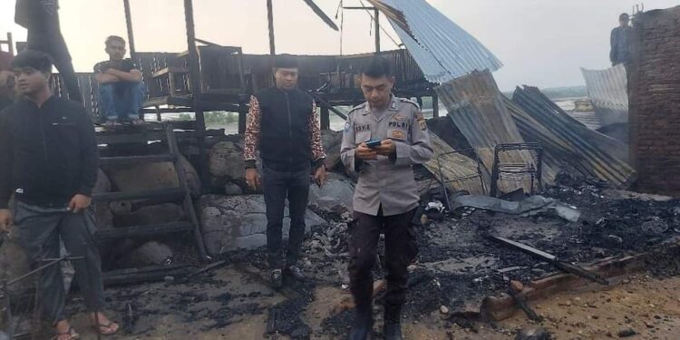 Ⓒ Hak cipta foto di atas dikembalikan sesungguhnya kepada sang pemilik foto Ⓒ Hak cipta foto di atas dikembalikan sesungguhnya kepada pemilik foto