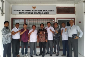 Komisi Yudisial (KY) Penghubungan Provinsi Aceh jalin koordinasi dengan DPW CIC Provinsi Aceh di Kantor Komisi Yudisial Jalan Syiah Kuala, Lamdingin, Kuta Alam, Banda Aceh, Rabu (1/2/2023). FOTO/Harian Aceh Indonesia