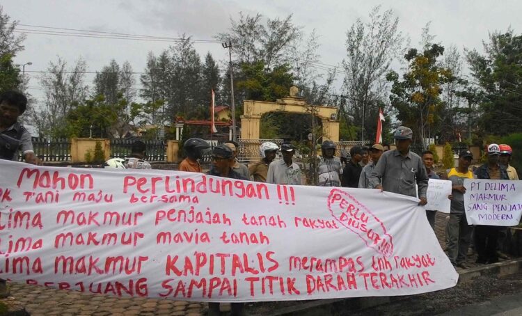 Ilustrasi salah satu foto saat Demo warga Singkil menuntut penutupan usaha PT Delima Makmur di tahun 2016. FOTO/AJNN/Edy