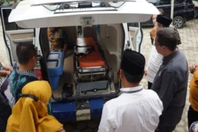BPKH Bersama Baznas Serahkan Bantuan Ambulans untuk Yayasan Jannatul Maujud di Kendal