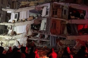 Gempa Berkekuatan 7,8 Magnetudo Robohkan Bangunan di Turki