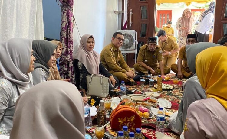 Pj Bupati Mahdi: Sulam Benang Emas Kuala Bubon Sudah Tembus Pasar Nasional