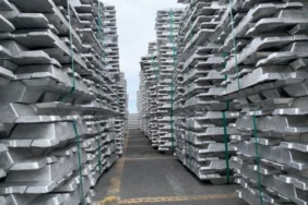Amerika Serikat Pertimbangkan Tarif 200 Persen untuk Aluminium Rusia