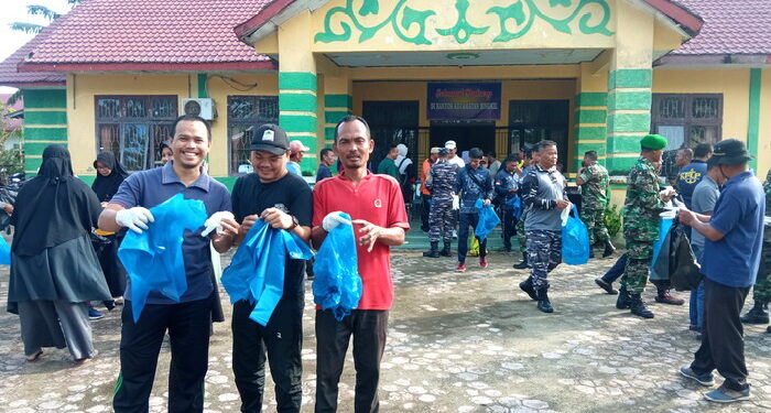 Kecamatan Singkil Gelar Pengutipan Sampah Sambut Bulan Ramadhan