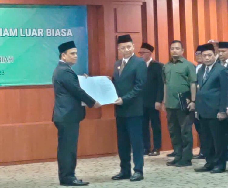 Muhammad Syah dilantik jadi Direktur Utama Bank Aceh Syariah, Kamis (9/3/2023) di Aula Serbaguna Kantor Gubernur Provinsi Aceh, Jalan T. Nyak Arief. FOTO/Dok. Net