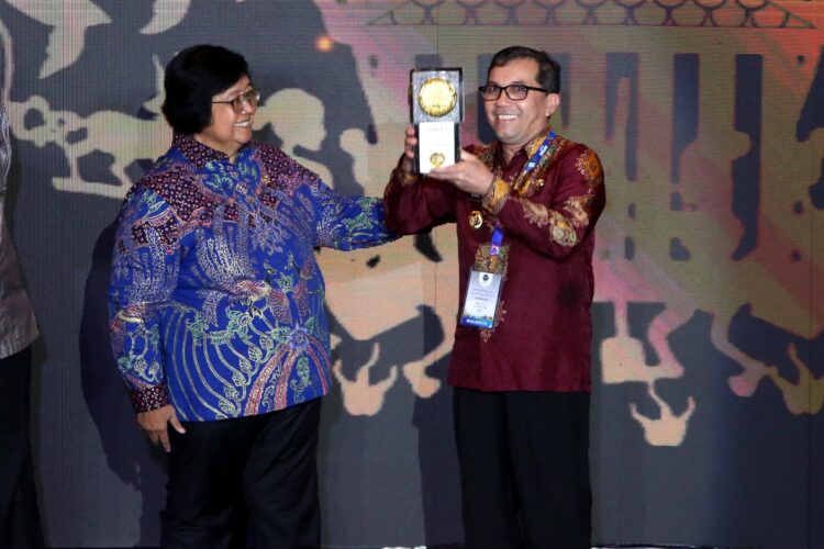 Ⓒ Hak cipta foto di atas dikembalikan sesungguhnya kepada pemilik foto Ⓒ Hak cipta foto di atas dikembalikan sesungguhnya kepada pemilik foto