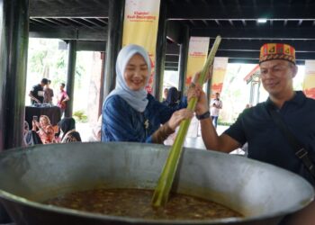 Penjabat Ketua TP PKK Aceh Hadiri Khazanah Piasan Nanggroe 2023