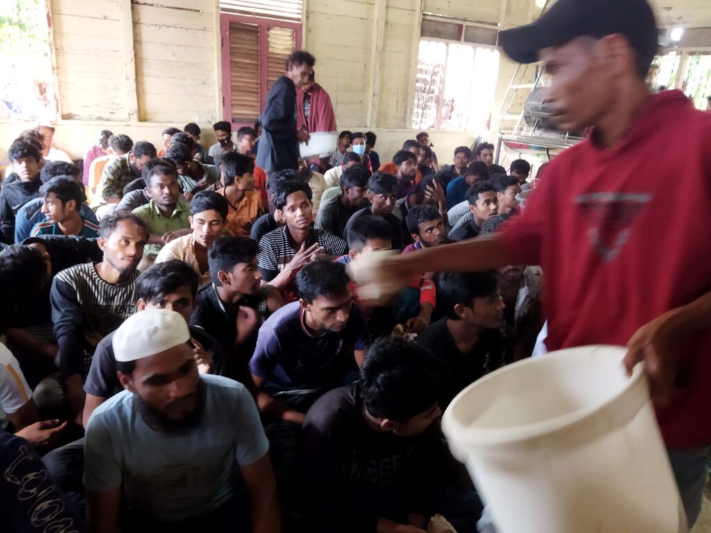 184 Pengungsi Rohingya Diantar Kapal Hantu ke Pantai Aceh Timur