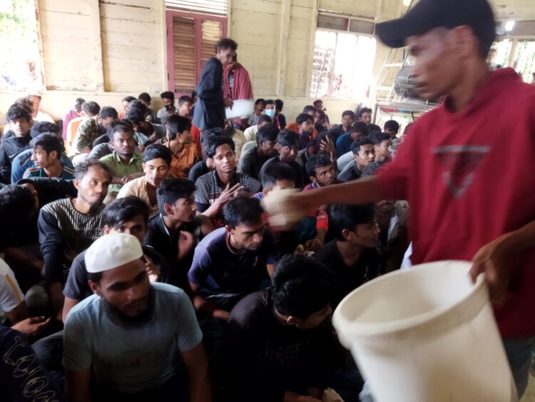 184 Pengungsi Rohingya Diantar Kapal Hantu ke Pantai Aceh Timur