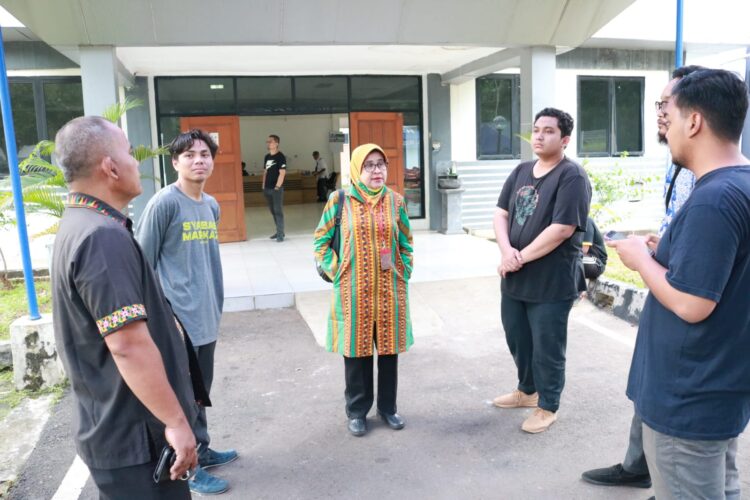 Ⓒ Hak cipta foto di atas dikembalikan sesungguhnya kepada pemilik foto Ⓒ Hak cipta foto di atas dikembalikan sesungguhnya kepada pemilik foto