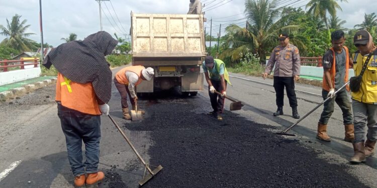 Ⓒ Hak cipta foto di atas dikembalikan sesungguhnya kepada sang pemilik foto Ⓒ Hak cipta foto di atas dikembalikan sesungguhnya kepada pemilik foto