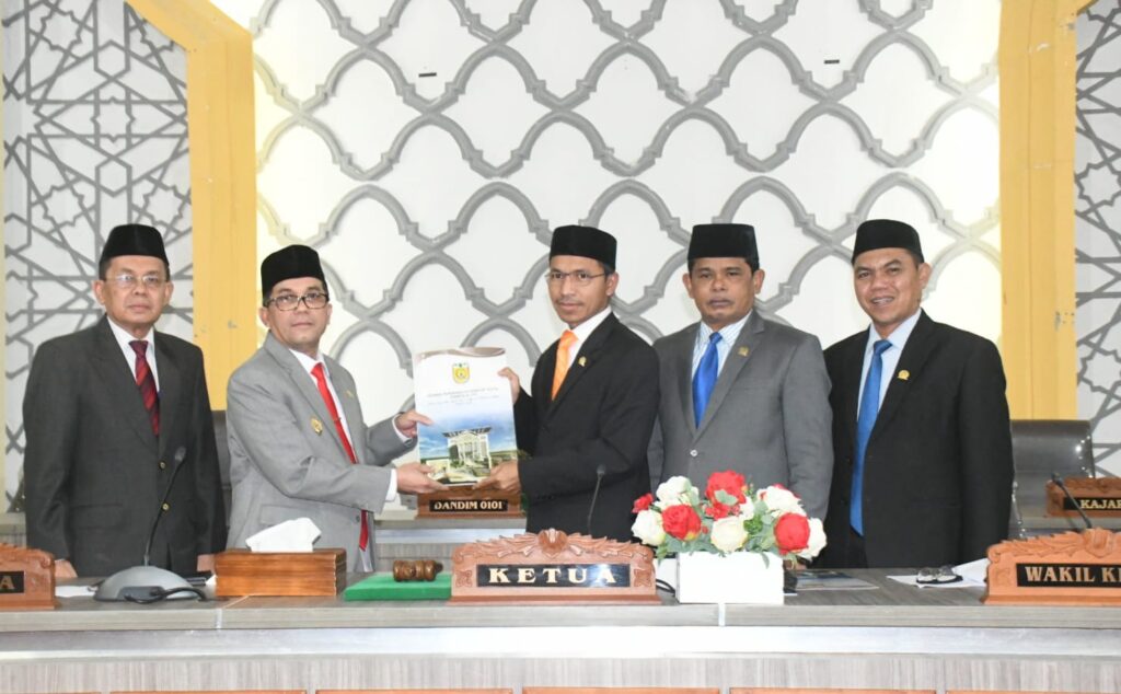 DPRK Banda Aceh Setujui LKPJ Wali Kota, Bakri Siddiq Sampaikan Apresiasi