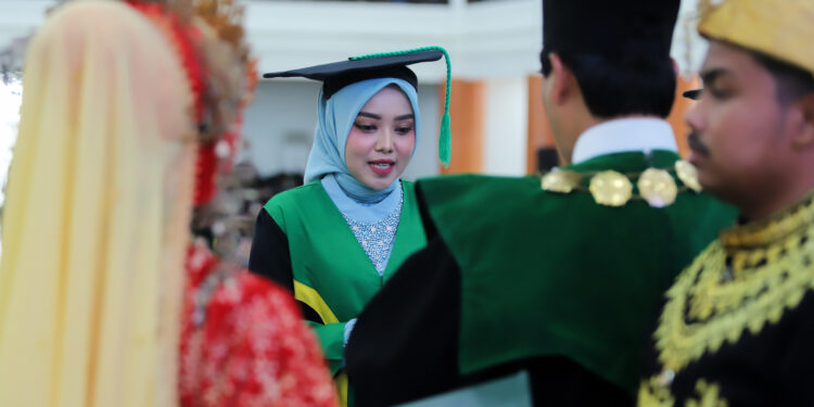 Ⓒ Hak cipta foto di atas dikembalikan sesungguhnya kepada sang pemilik foto Ⓒ Hak cipta foto di atas dikembalikan sesungguhnya kepada pemilik foto