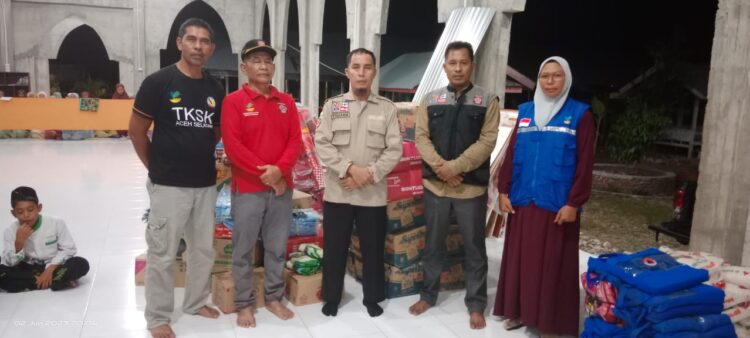 Dinas Sosial Aceh Selatan Berikan Bantuan Masa Panik kepada Korban Kebakaran Pesantren