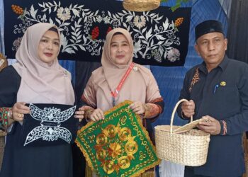 Hadiri Pameran Produk UMKM, Pj Ketua Dekranasda Aceh Barat: Manfaatkan Even Besar Ini
