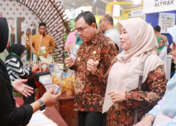 Pj Bupati Mahdi Hadiri Pembukaan Penas XVI 2023 di Padang