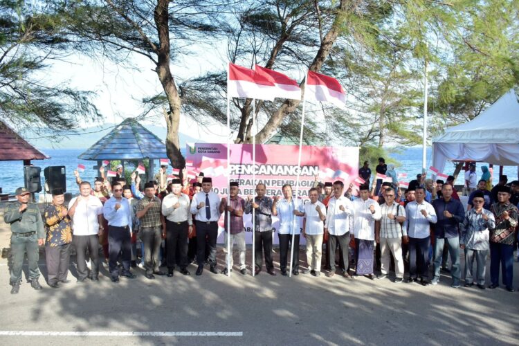 Pemko Sabang Sukseskan Gerakan Pembagian 10 Juta Bendera Merah Putih