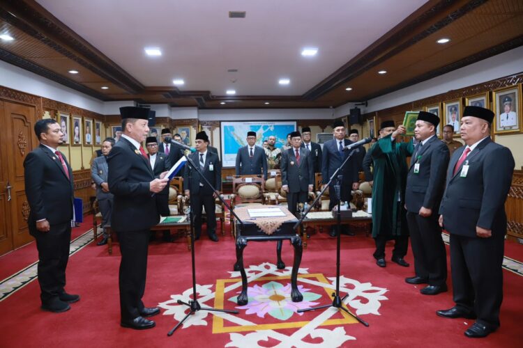 Ⓒ Hak cipta foto di atas dikembalikan sesungguhnya kepada pemilik foto Ⓒ Hak cipta foto di atas dikembalikan sesungguhnya kepada pemilik foto
