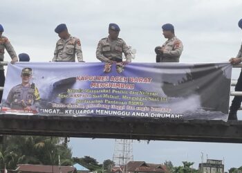 Spanduk himbauan dari Polairud Polres Aceh Barat. FOTO/ist