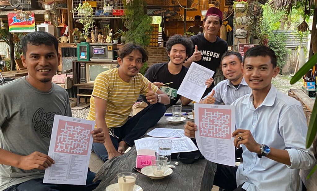 Duta Baca Bireuen, Ziaul Fahmi luncurkan Teka Teki Silang (TTS) dalam Bahasa Aceh pada Kamis, 07 September 2023 kemarin secara resmi di Jameun Kupi, Kabupaten Bireuen. FOTO/Dok. Pribadi. Ⓒ Hak Cipta Foto di atas dikembalikan sesungguhnya kepada Pemilik Foto