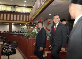 Hadiri Pelantikan Zulfadhli, Fadhullah: Jadikan Gedung DPRA Rumah Besar Rakyat Aceh