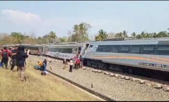 Detik-detik KA Argo Semeru Alami Kecelakaan Mengerikan di Sentolo, Penumpang Terjebak di dalam Gerbong