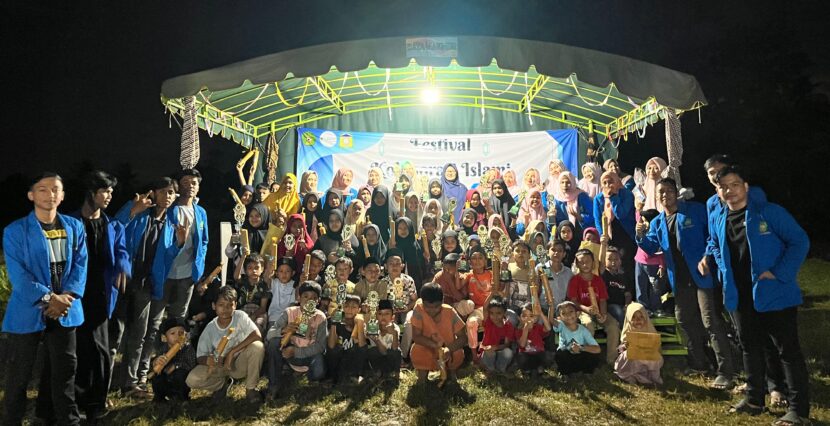 Mahasiswa Kuliah Pengabdian Masyarakat (KPM) Univeritas Islam Negeri (UIN) Ar-Raniry Banda Aceh berkolaborasi dengan mengadakan Festival Kolaborasi Islami (FKI) yang diikuti 4 (empat) gampong yang menjadi tempat pengabdian. FOTO/Dok. KPM UIN Ar-Raniry. Ⓒ Hak cipta foto di atas dikembalikan sesungguhnya kepada pemilik foto