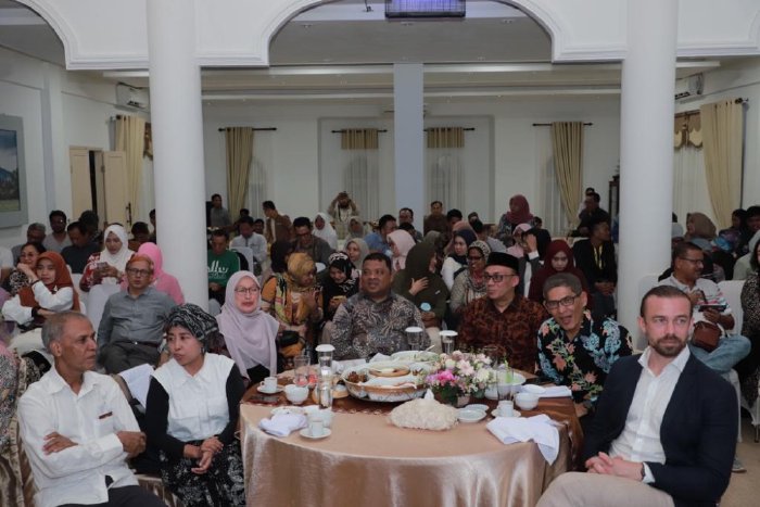 Ⓒ Hak cipta foto di atas dikembalikan sesungguhnya kepada pemilik foto Ⓒ Hak cipta foto di atas dikembalikan sesungguhnya kepada pemilik foto