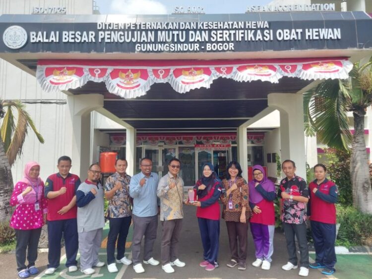 Disnak Aceh dan BBPMSOH Uji Efektivitas Vaksin PMK