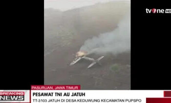 Tangkapan Layar Pesawat TNI AU Jatuh di Pasuruan. FOTO/TVOne. Ⓒ Hak cipta foto di atas dikembalikan sesungguhnya kepada pemilik foto
