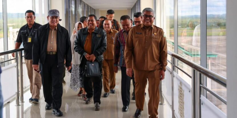 Sekda Aceh Sambut Ketua KPK di Bandara Internasional SIM